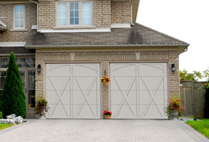 Residential Courtyard Garage Door